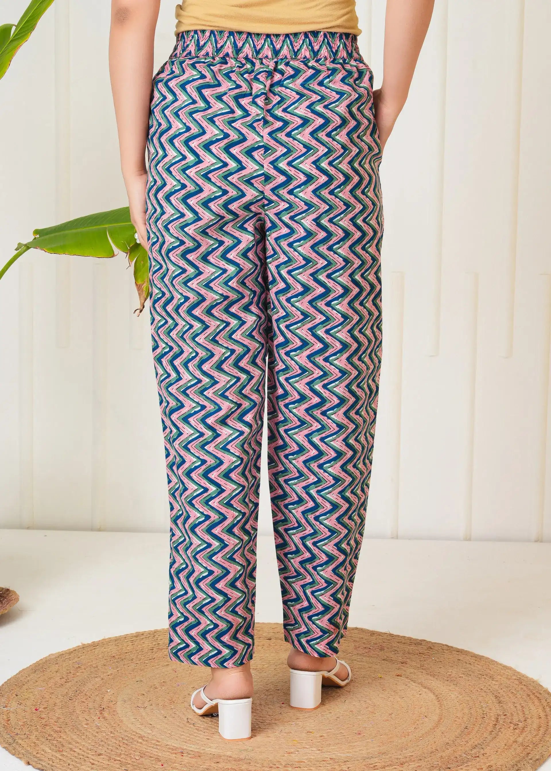 Multicolor Zigzag Print Straight Cotton Pants with Pockets | Everyday Comfort Bottomwear – Lamenda