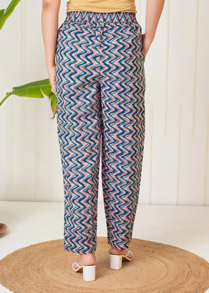 Multicolor Zigzag Print Straight Cotton Pants with Pockets | Everyday Comfort Bottomwear – Lamenda