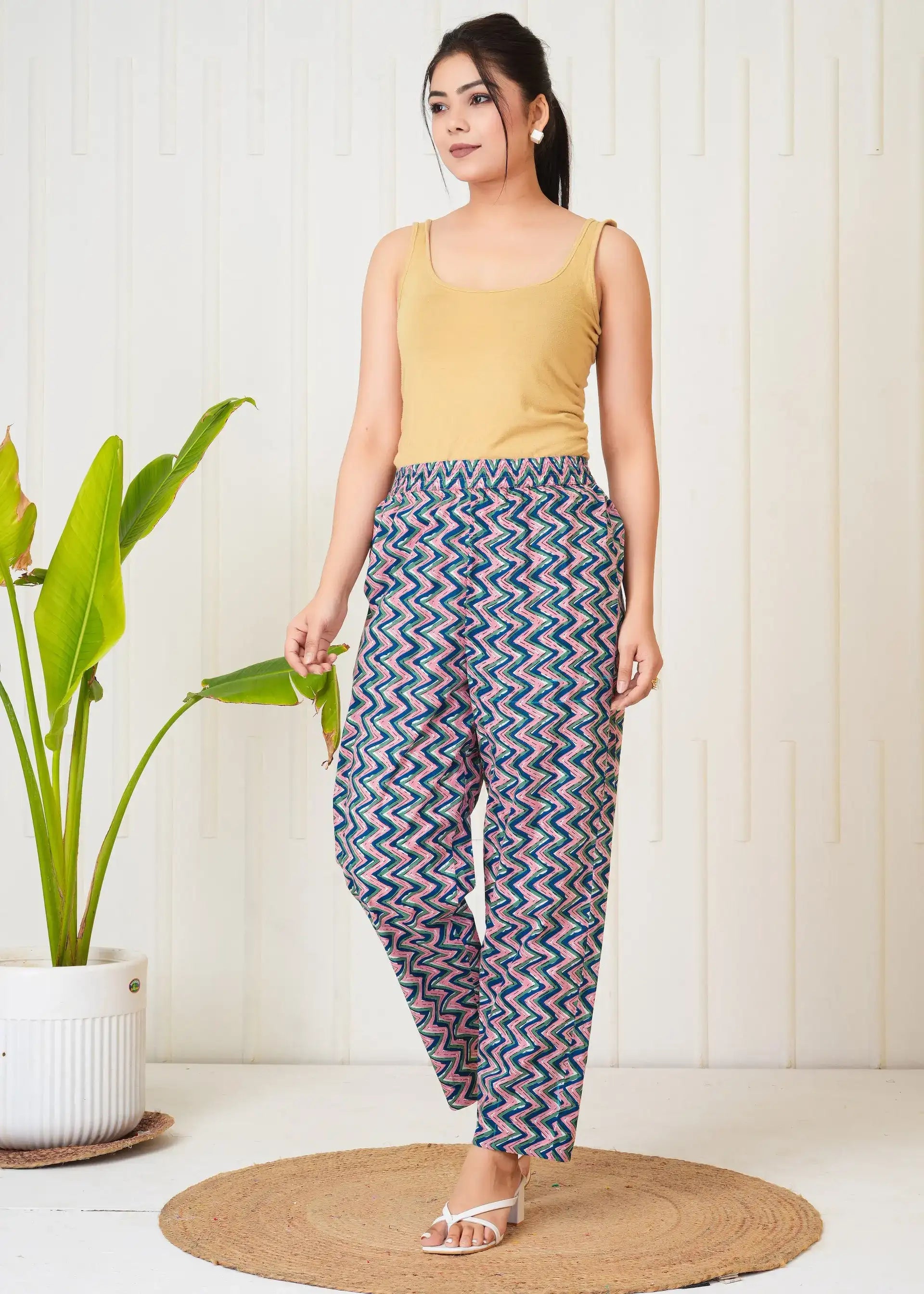 Multicolor Zigzag Print Straight Cotton Pants with Pockets | Everyday Comfort Bottomwear – Lamenda