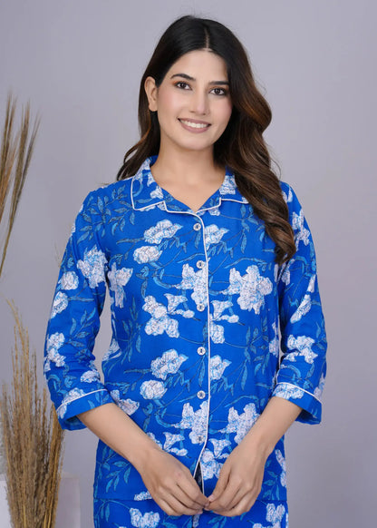 Blue Floral Print Cotton Nightsuit with 3/4 Sleeves & Notched Collar | Soft & Stylish Sleepwear Set – Lamenda